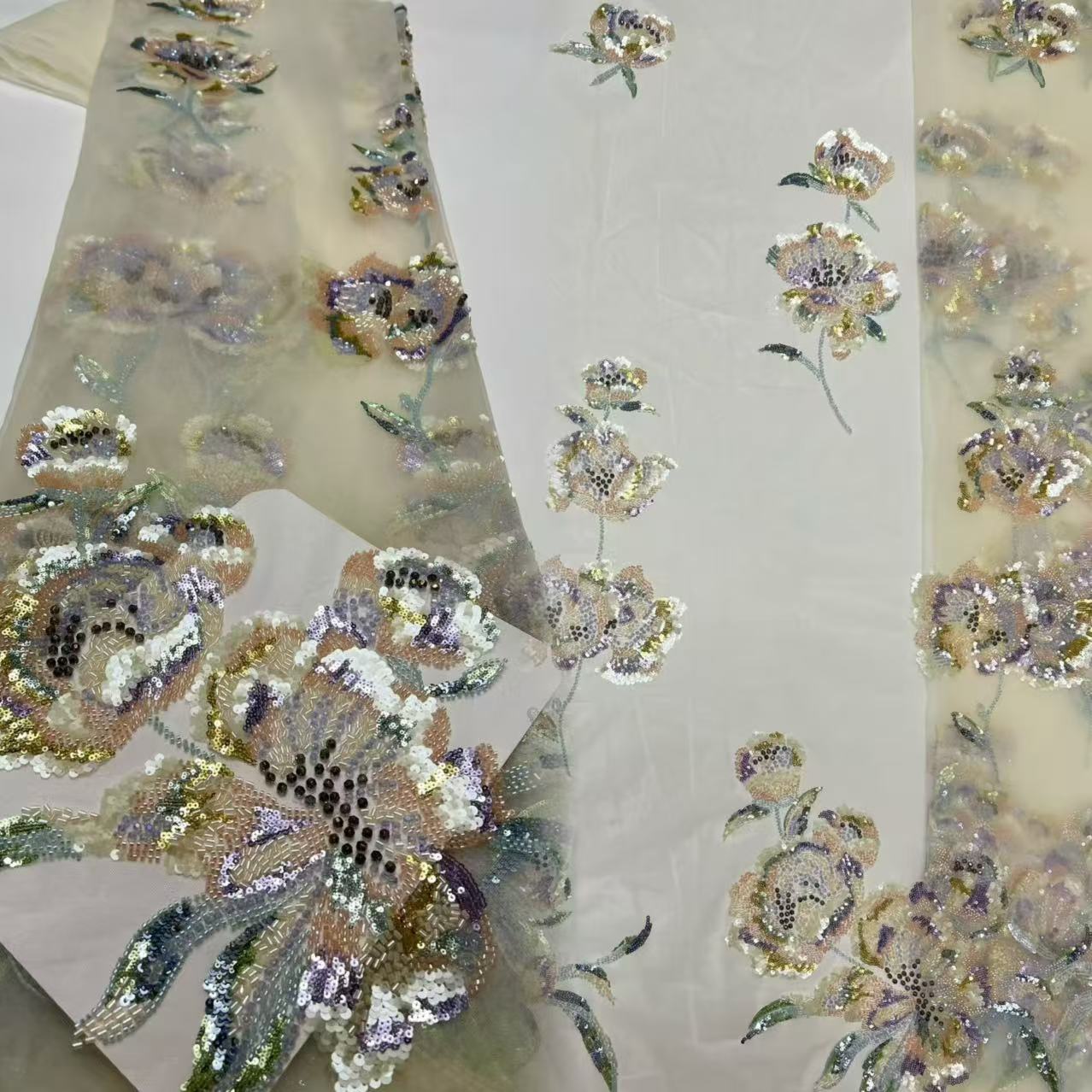 Embroidery Net Fabric - 新入荷ナイジェリアレース生地、高品質フラワー刺繍ネットレース、スパンコールビーズ付き、女性用ファッションドレス製作に