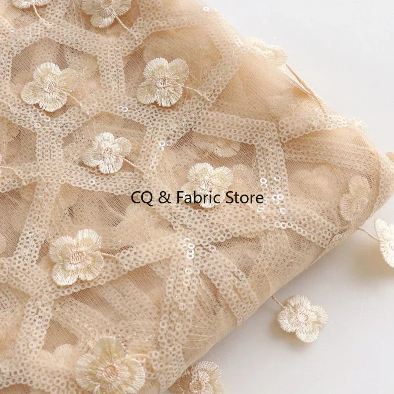 Embroidery Design 3D - アプリコット3D小花刺繍、スパンコールメッシュ生地、手作りDIYウェディング＆イブニングドレスデザイナー生地（ヤード単位販売）