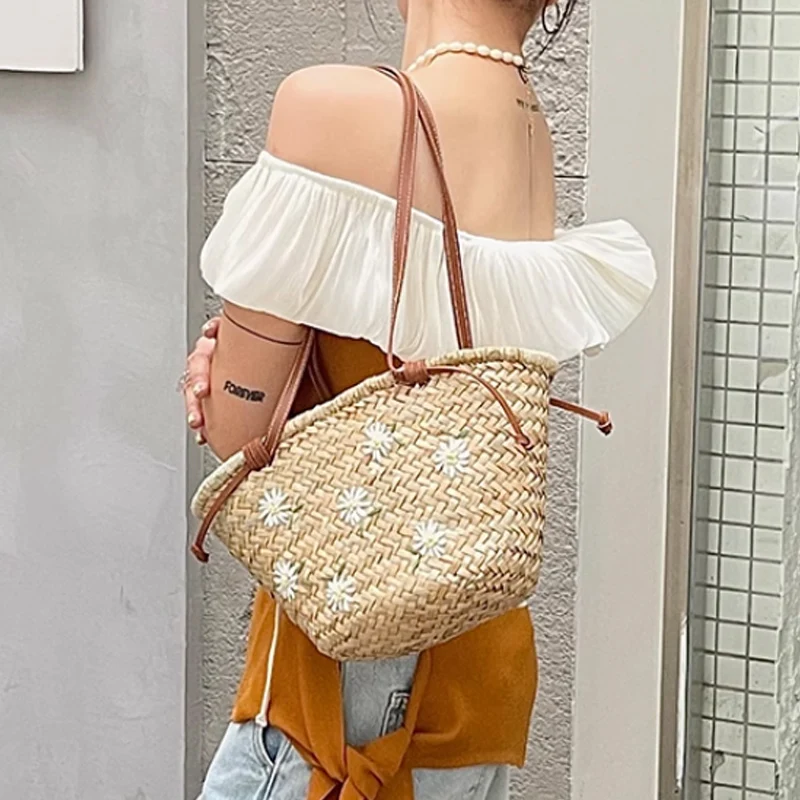 カジュアルな天然素材のストローショルダーバッグ、女性用ハンド - Embroidery Bali のレビューと価格