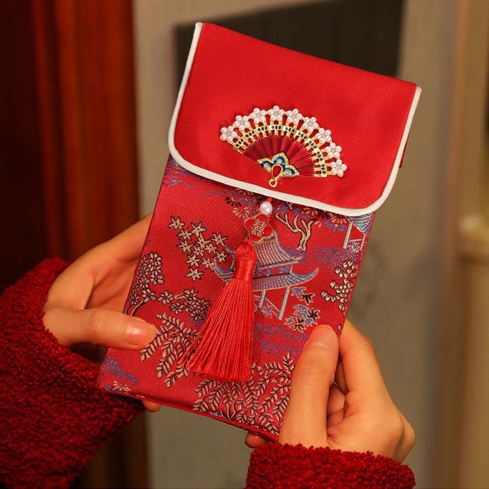 新年の祝福の言葉入り紅封筒 春節ブロケード布タッセル 202 - Embroidery Red のレビューと価格