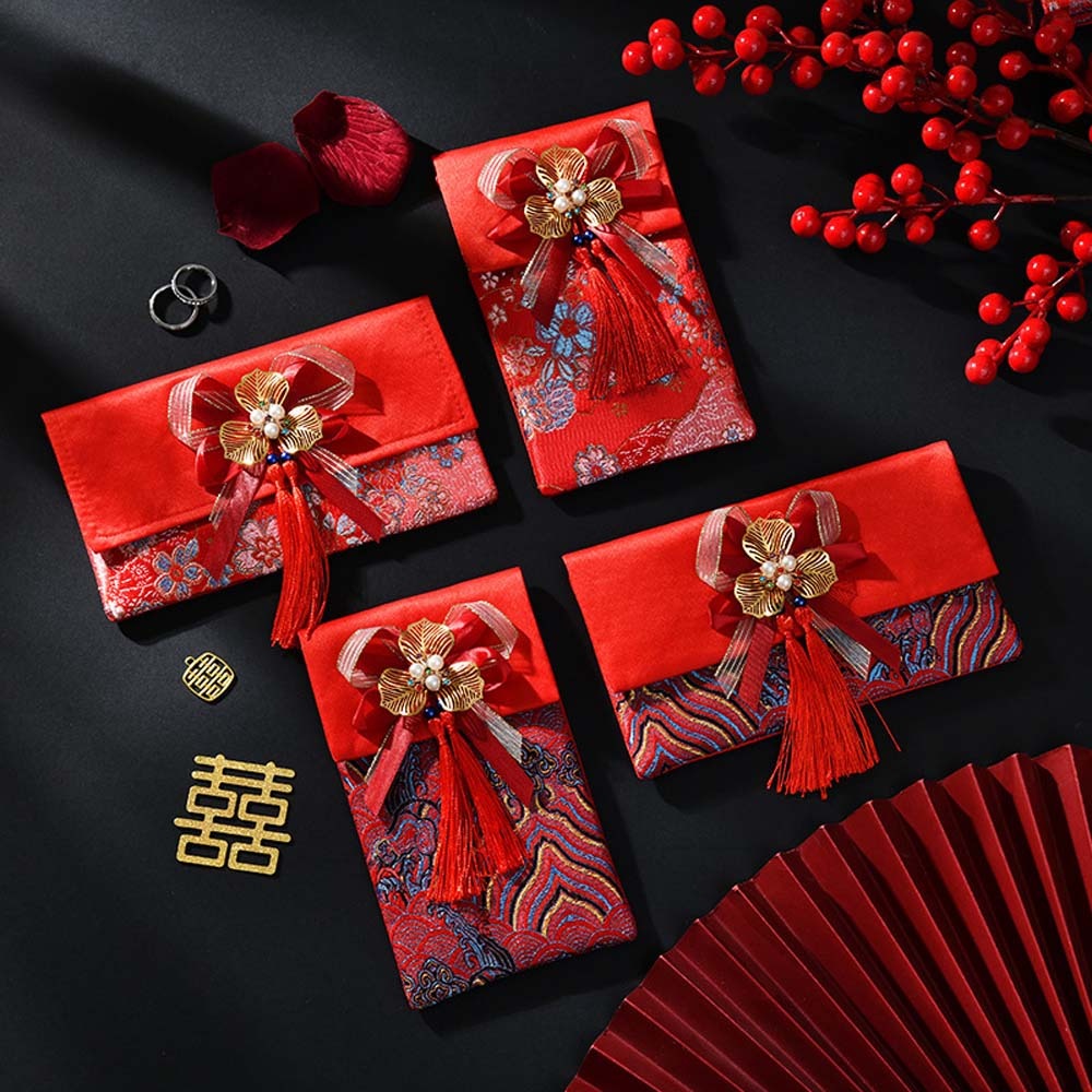 新年の祝福の言葉入り紅封筒 春節ブロケード布タッセル 202 - Embroidery Red のレビューと価格