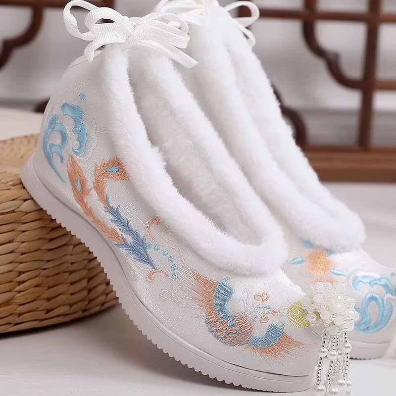 冬の漢服の靴女性中国古代刺繍靴大きいサイズ暖かい赤白ヴィンテ - Embroidery Red のレビューと価格