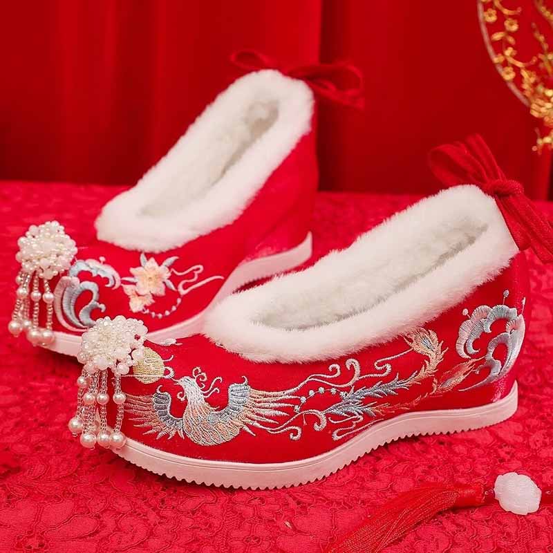 冬の漢服の靴女性中国古代刺繍靴大きいサイズ暖かい赤白ヴィンテ - Embroidery Red のレビューと価格
