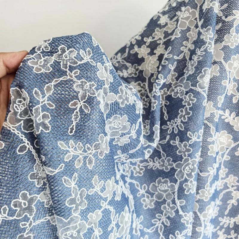 花柄刺繍チュールレース生地 ブルーベースに白い花柄の布 女性 - Embroidery Flower Pattern のレビューと価格