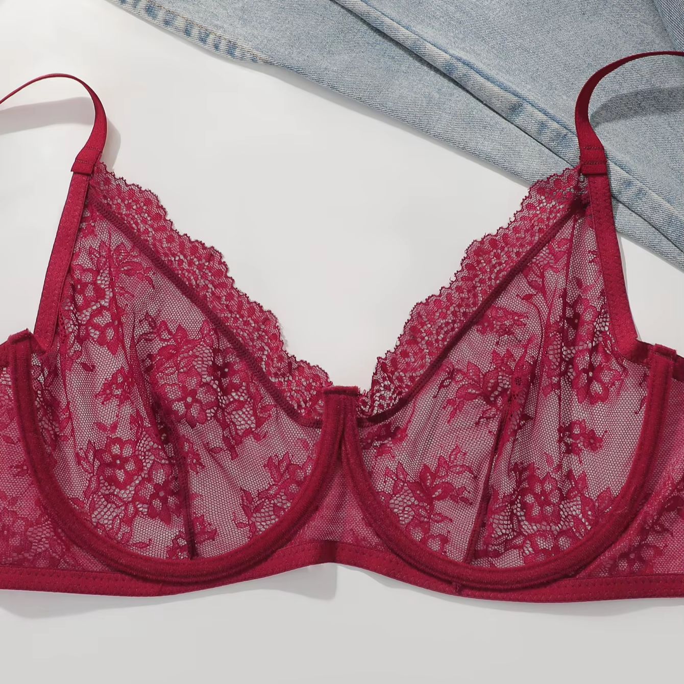 女性用プラスサイズ赤いレースシアーブラ、アンダーワイヤー入り - Embroidery Red のレビューと価格