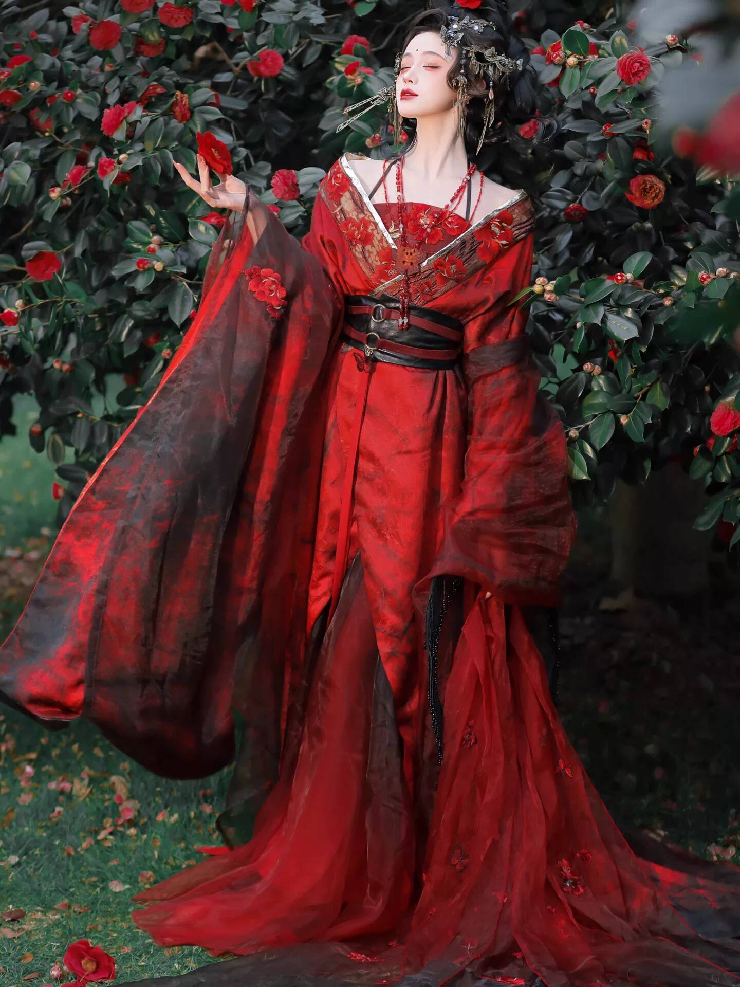 新しいダチュラレッド漢服女性古代スタイル重工業刺繍戦国時代ロ - Embroidery Red のレビューと価格