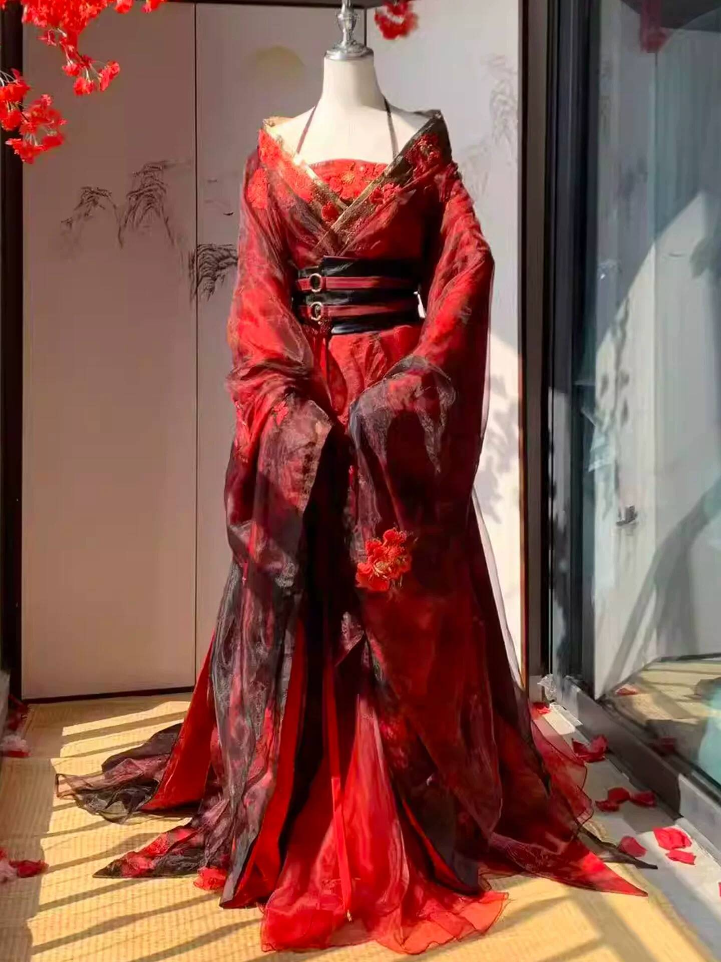 新しいダチュラレッド漢服女性古代スタイル重工業刺繍戦国時代ロ - Embroidery Red のレビューと価格