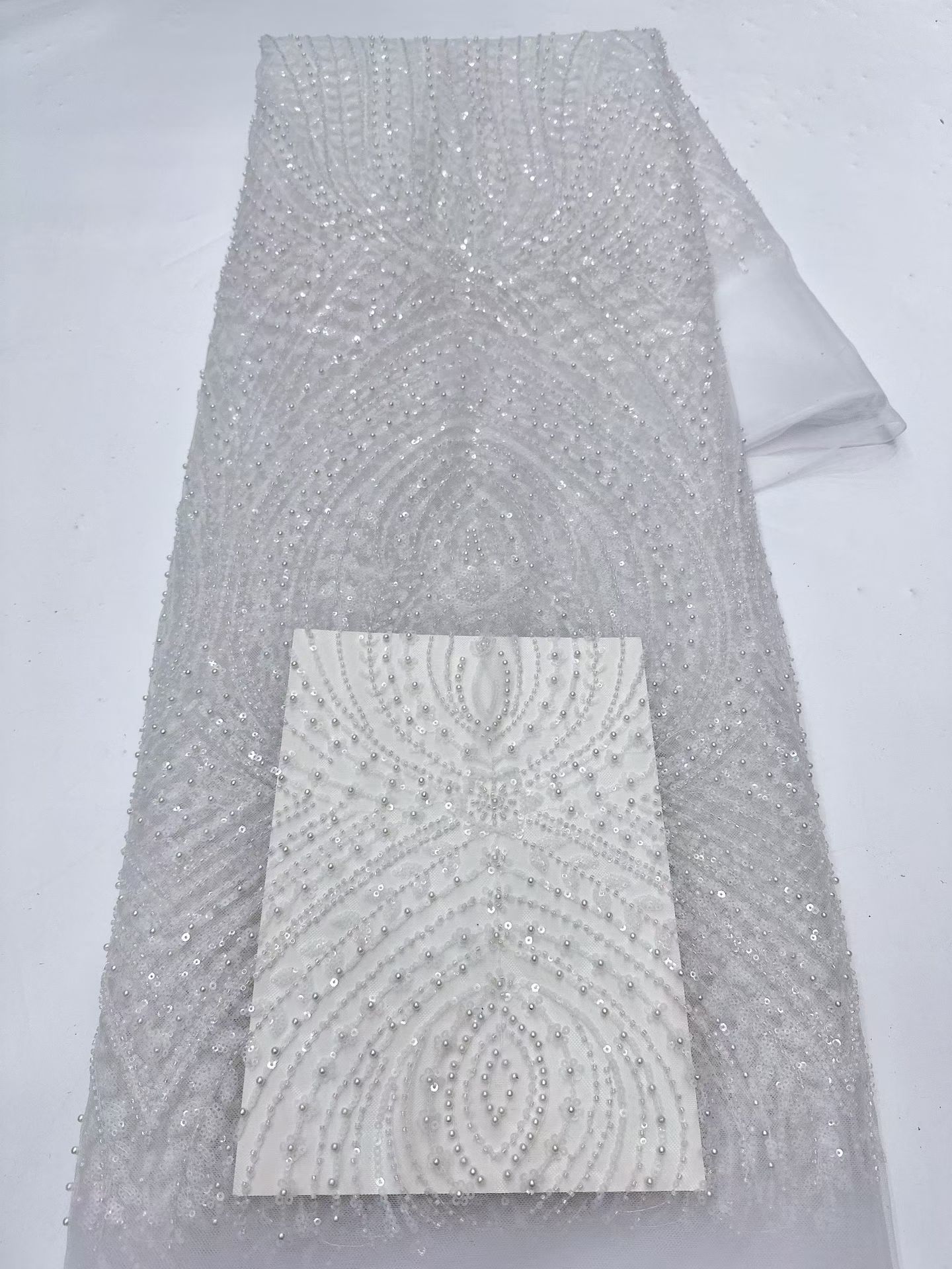 レッドデザイン高級ナイジェリアチュールレース生地スパンコール - Embroidery Net Fabric のレビューと価格