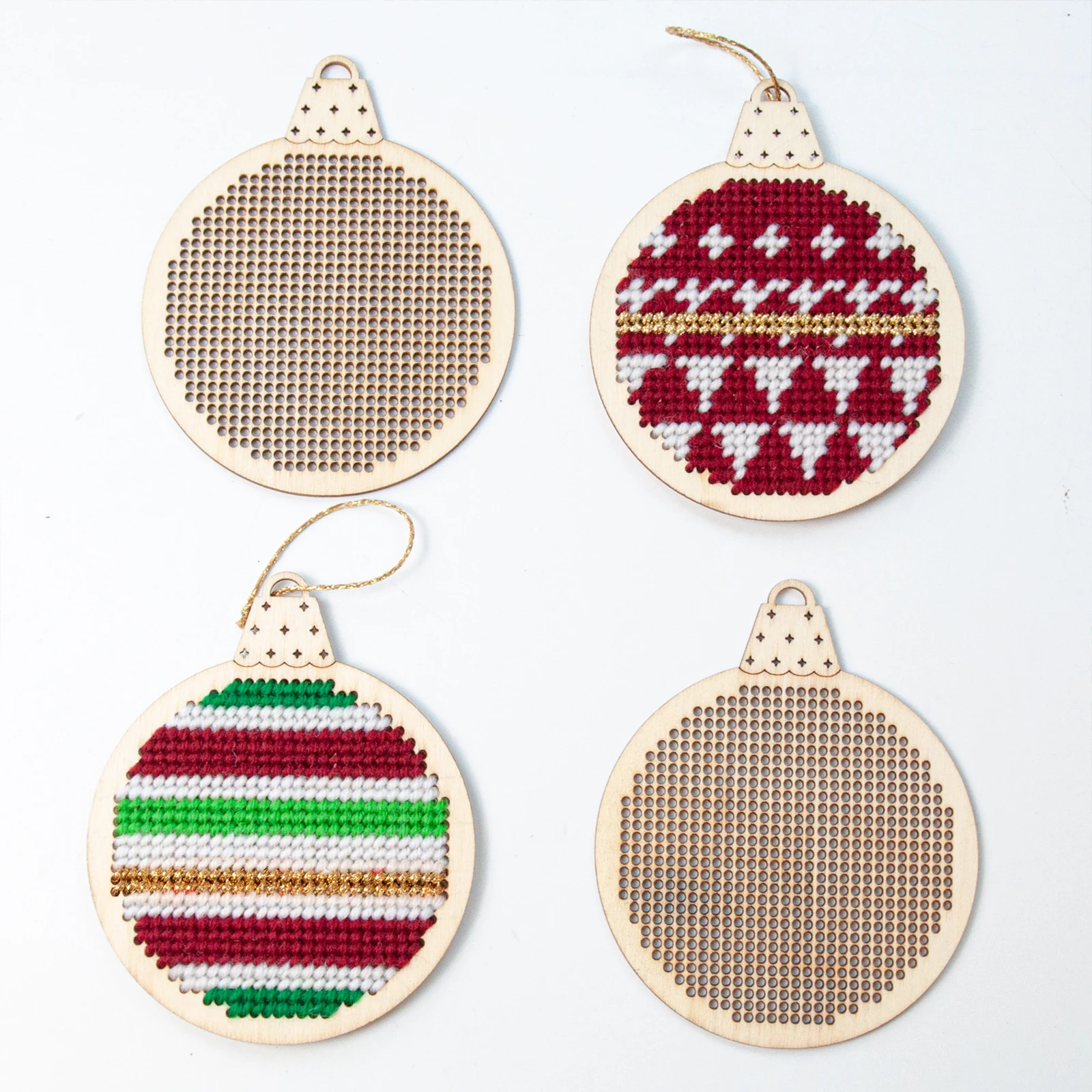 12 個クリスマスクロスステッチ穴彫り木製ペンダント刺繍スラ - Embroidery Xmas Decorations のレビューと価格