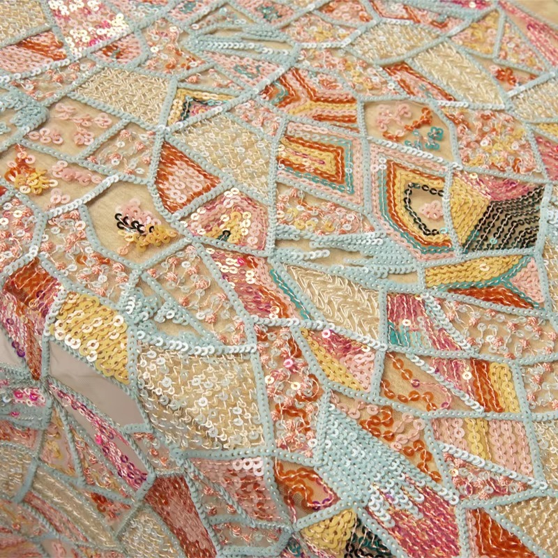 幾何学刺繍 3D 業界ゴージャスな不規則なスパンコールレース - Embroidery Design 3D のレビューと価格