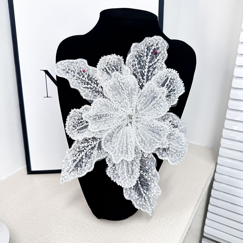 ホワイトレーススパンコールビーズフラワーカラーアップリケ刺繍 - Embroidery Flower Pattern のレビューと価格