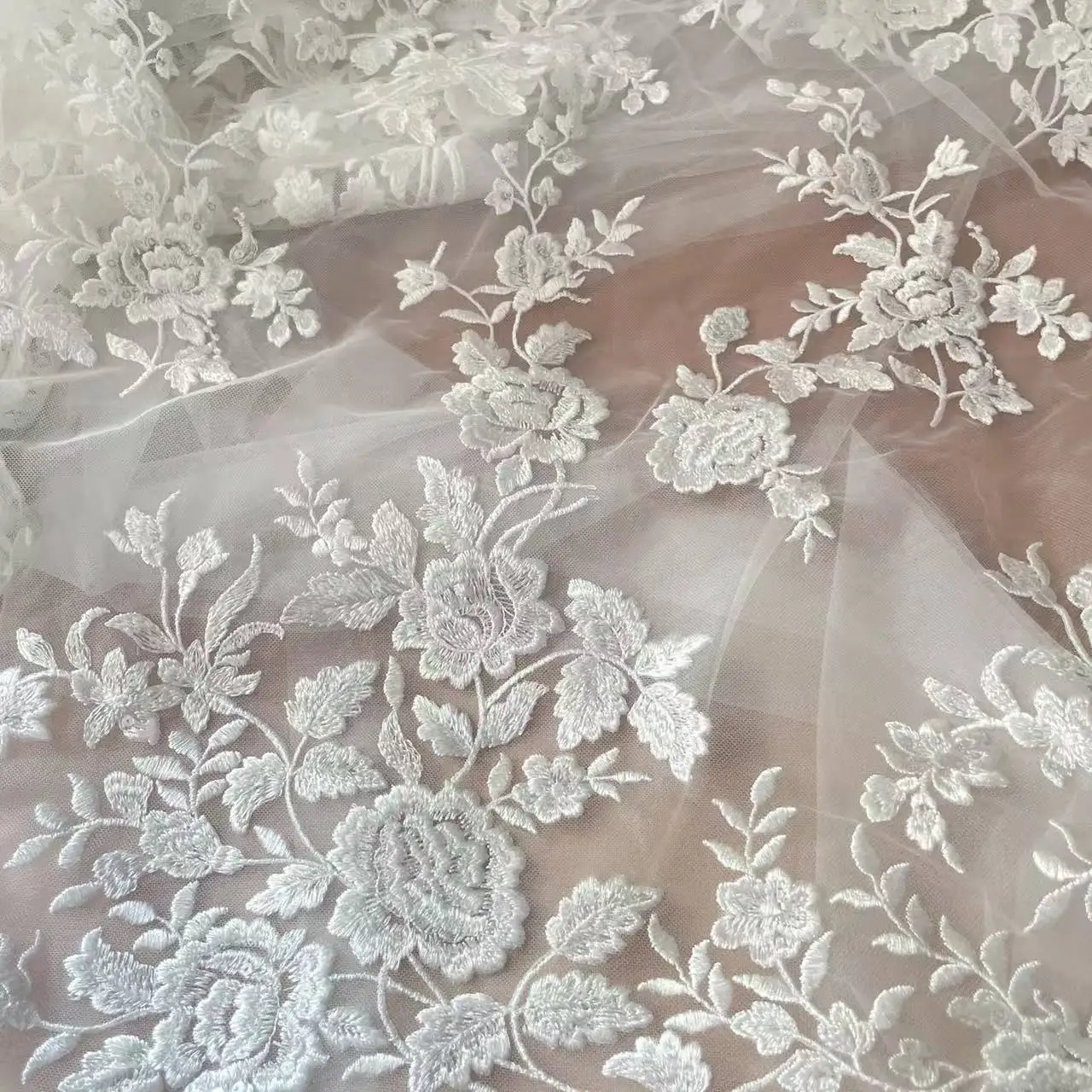 フランス刺繍レース生地、美しい花、ロマンチックなウェディング - Embroidery Flower Pattern のレビューと価格